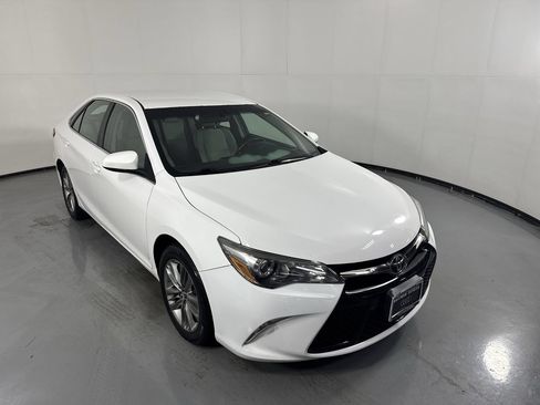 Used 2017 Toyota Camry SE FWD image 31