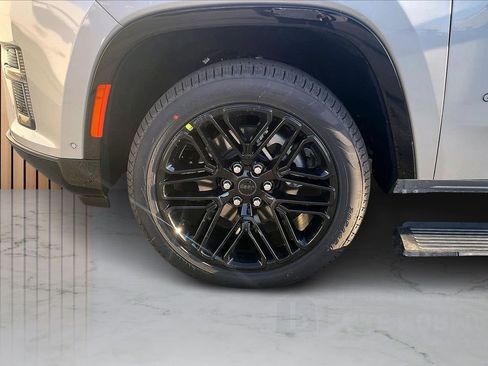 New 2026 Jeep Grand Wagoneer L Limited AWD/4WD image 35