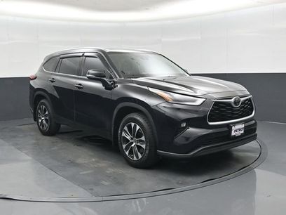 Used 2021 Toyota Highlander XLE
