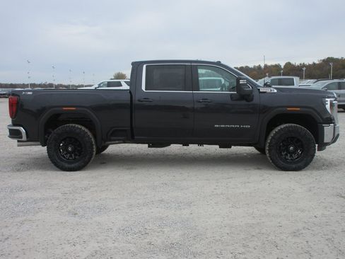 New 2026 GMC Sierra 2500 SLE w/ SLE Value Package; image 3