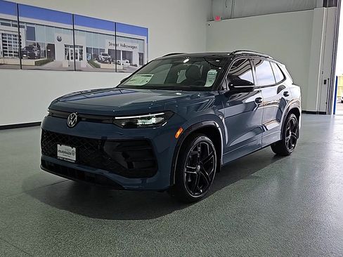 New 2026 Volkswagen Tiguan SE R-Line FWD image 5