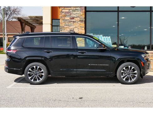 Used 2023 Jeep Grand Cherokee L Overland image 2