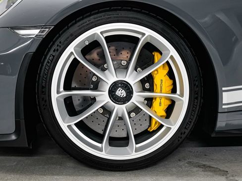 Used 2018 Porsche 911 GT3 RWD image 45