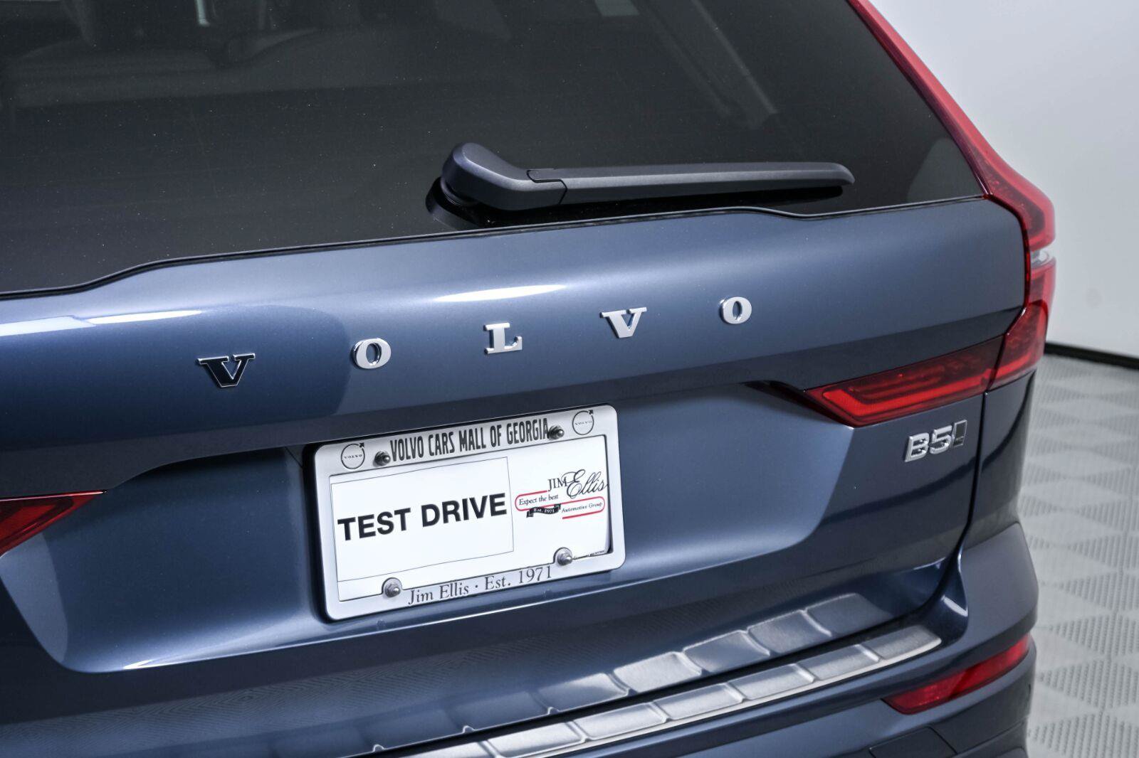 Used 2027 Volvo XC60 B5 Ultra AWD/4WD image 36