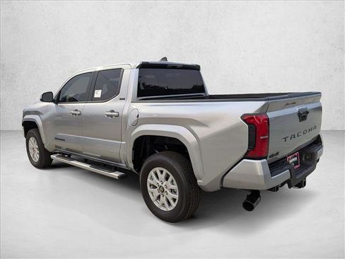 Used 2025 Toyota Tacoma SR5 image 9