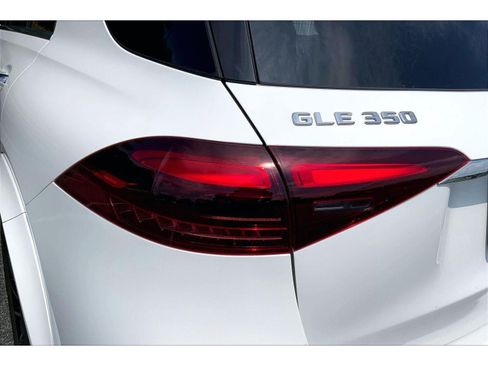 Used 2024 Mercedes-Benz GLE 350 4MATIC image 29