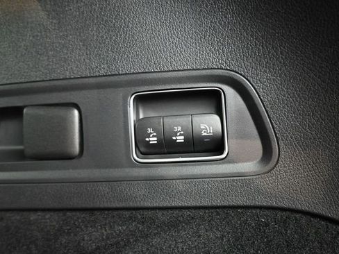 New 2026 Mercedes-Benz GLS 450 4MATIC image 16