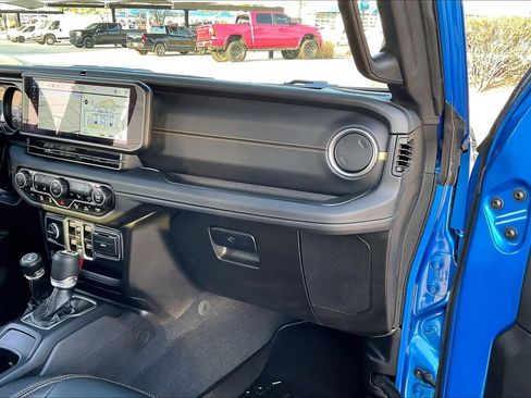 Used 2024 Jeep Wrangler Sahara w/ Technology Group image 17