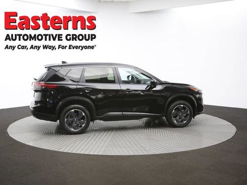 Used 2024 Nissan Rogue SV image 43