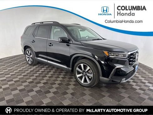 Certified 2025 Honda Pilot Touring image 1