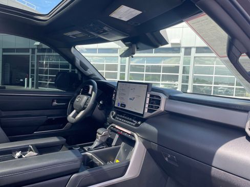 Certified 2025 Toyota Tundra Limited AWD/4WD image 31