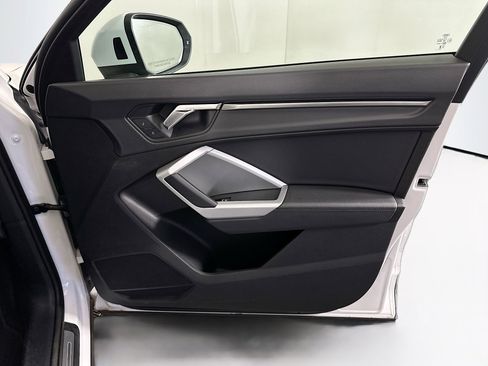 Used 2024 Audi Q3 2.0T Premium image 33