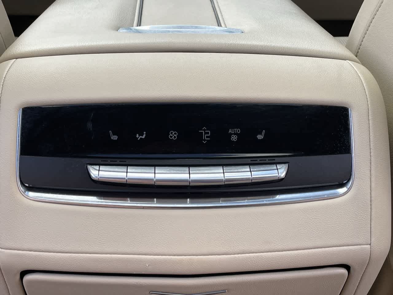 Used 2021 Cadillac Escalade ESV Premium Luxury AWD/4WD image 23