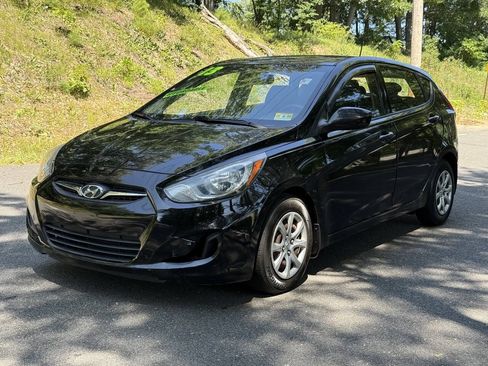 Used 2013 Hyundai Accent GS FWD image 1