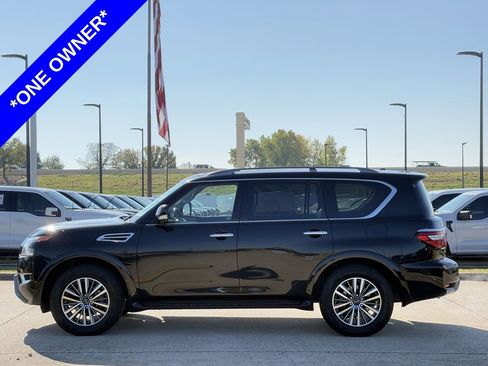Used 2023 Nissan Armada SL w/ Captain's Chairs Package image 3