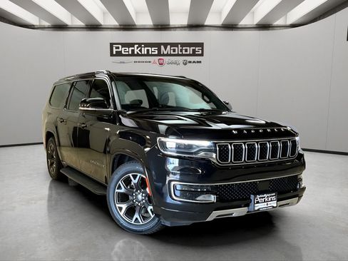 Used 2024 Jeep Wagoneer L Series III w/ Flexible Seating Group image 5