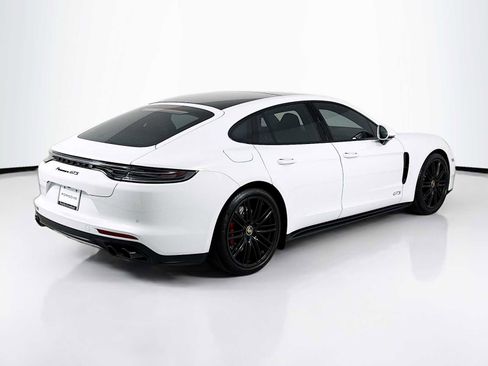 Used 2022 Porsche Panamera GTS image 9