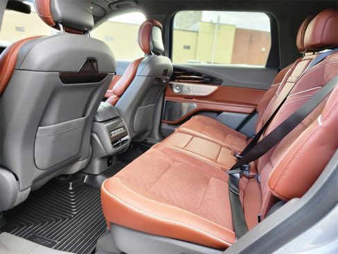 Used 2024 Lincoln Nautilus Black Label image 16