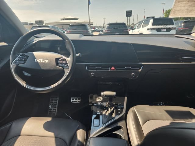 Used 2023 Kia Niro EX Touring FWD image 9