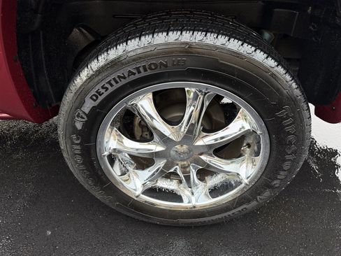 Used 2005 Chevrolet Avalanche Z71 w/ Sun And Sound Package image 10