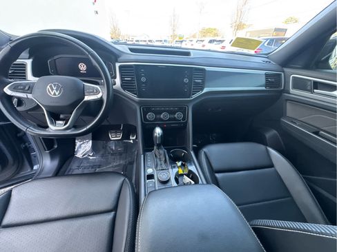Used 2022 Volkswagen Atlas Cross Sport SEL R-Line AWD/4WD image 12