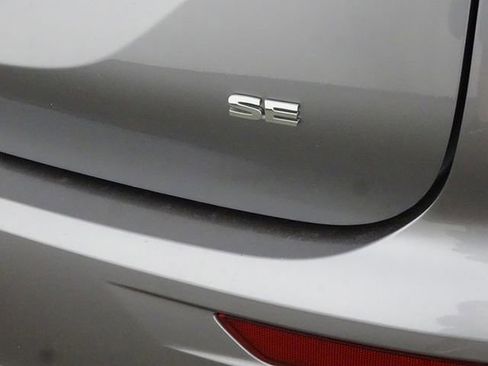 Used 2022 Mitsubishi Outlander SE image 44