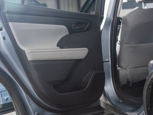 Certified 2023 Toyota Highlander LE image 38