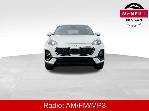 Used 2020 Kia Sportage LX image 2