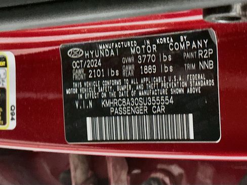 Used 2025 Hyundai Venue SEL FWD image 12