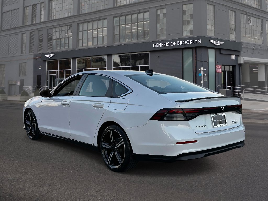 Used 2023 Honda Accord Sport image 3
