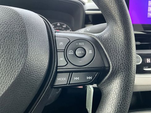 Used 2024 Toyota Corolla LE image 19