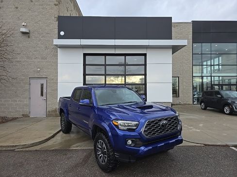 Used 2023 Toyota Tacoma TRD Sport image 1