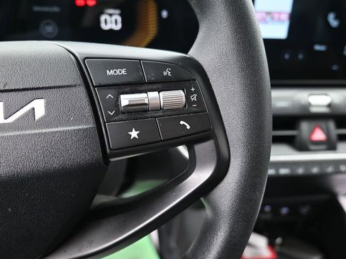 Used 2025 Kia K4 FWD image 31