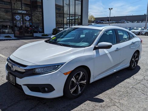 Used 2016 Honda Civic Touring image 2