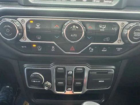 Certified 2021 Jeep Gladiator Sport image 19