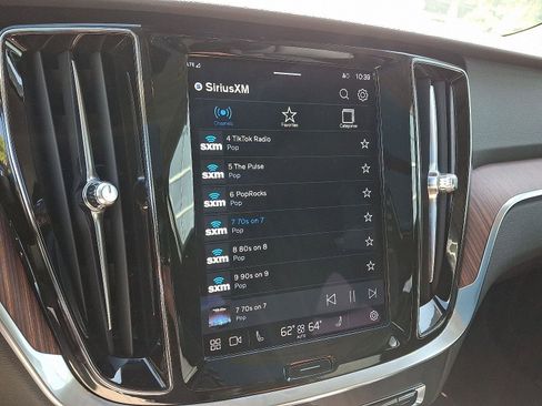 Certified 2023 Volvo V60 B5 Cross Country Plus image 17