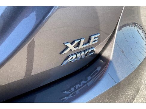 Used 2023 Toyota Camry XLE image 8