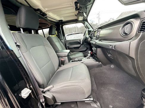 Used 2021 Jeep Gladiator Sport image 32