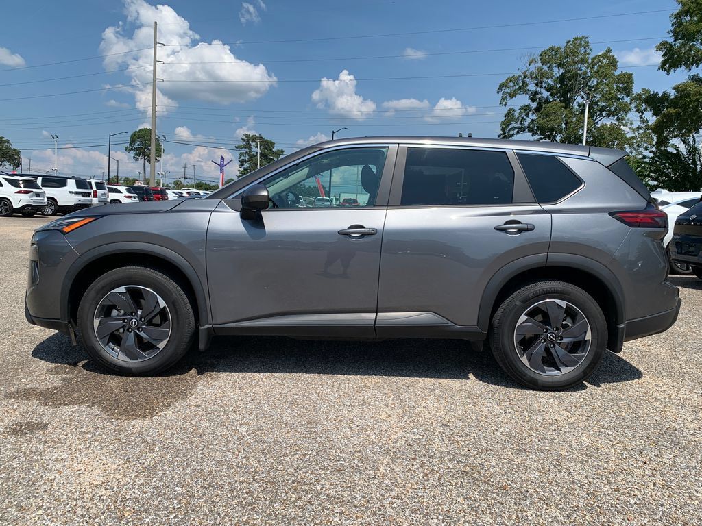 Used 2024 Nissan Rogue SV FWD image 5