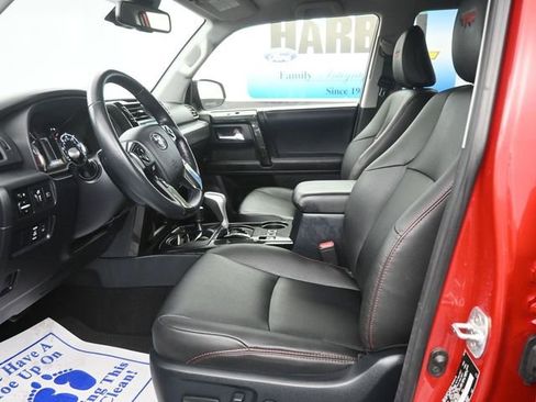 Used 2024 Toyota 4Runner TRD Off-Road Premium image 12