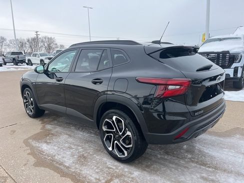 Used 2025 Chevrolet Trax RS w/ Driver Confidence Package image 5