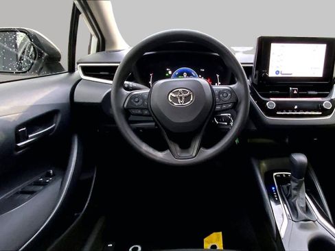 Used 2026 Toyota Corolla LE FWD image 6