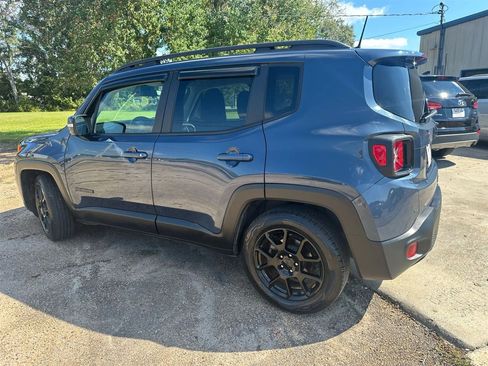 Used 2020 Jeep Renegade Altitude image 3