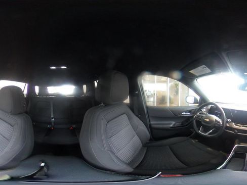 Used 2025 Chevrolet Equinox LT FWD image 42
