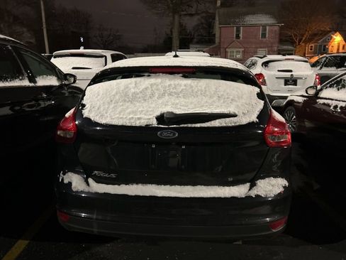 Used 2018 Ford Focus SE image 4