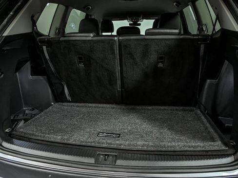 Certified 2024 Volkswagen Atlas SE image 8