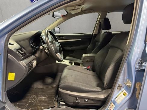 Used 2010 Subaru Outback 3.6R Premium AWD/4WD image 4