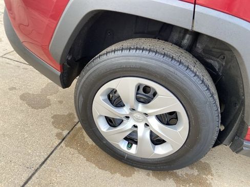 Used 2023 Toyota RAV4 LE AWD/4WD image 31