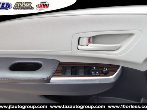 Used 2021 Toyota Sienna LE FWD image 12