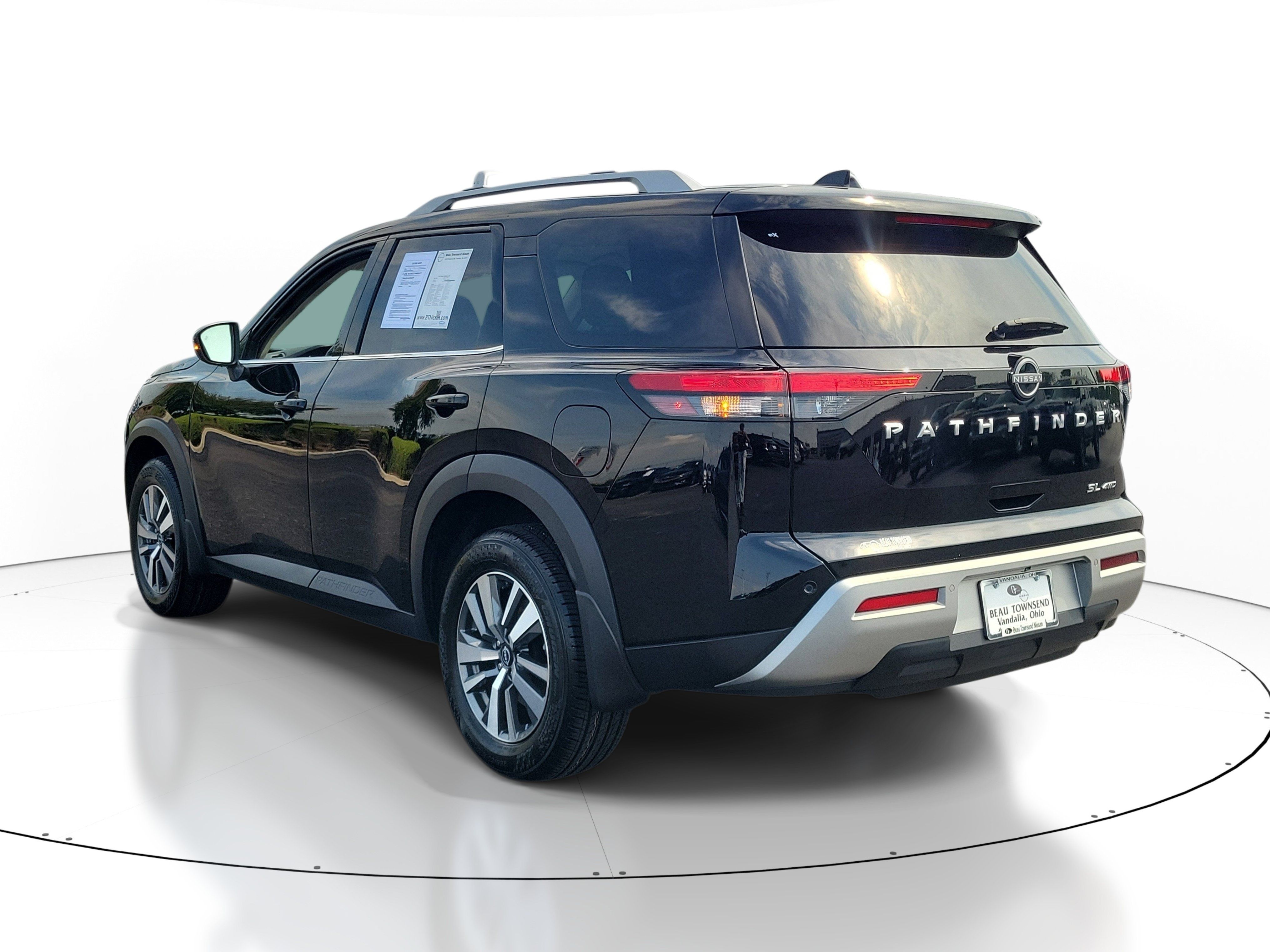 Certified 2024 Nissan Pathfinder SL AWD/4WD image 3